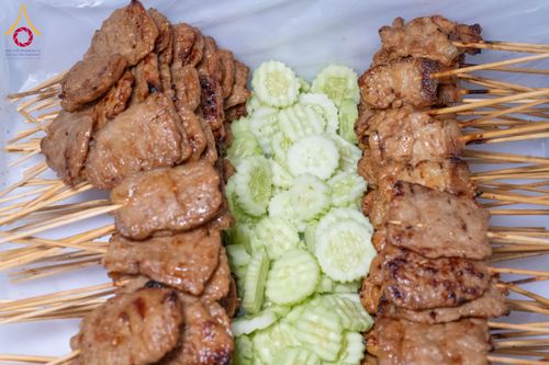 ภาพ No.192548:พิธีถวายภัตตาหารเป็นสังฆทาน แด่พระธรรมยาตรา ณ อนุสรณ์สถานคลองบางนางแท่น อ.สามพราน จ.นครปฐม ในโครงการธรรมยาตรา กตัญญูบูชา มหาปูชนียาจารย์ พระมงคลเทพมุนี(สด จนฺทสโร) พระผู้ปราบมาร อนุสรณ์สถาน 7 แห่ง ปีที่ 13 วันที่ 10 มกราคม พ.ศ. 2568