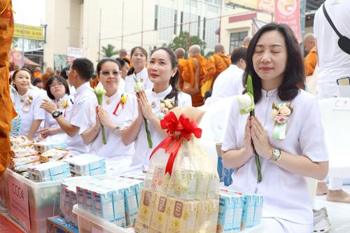 ภาพ No.236938:วันอาทิตย์ที่ 10 สิงหาคม พ.ศ. 2568 มหาสังฆทานครั้งยิ่งใหญ่ ตักบาตรพระ 10,000 รูป ถ.นิพัทธ์อุทิศ 3 ใจกลางนครหาดใหญ่ จ.สงขลา