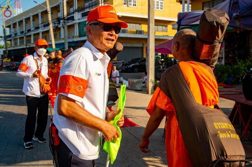 ภาพ No.198731:V.50 สารพัดV สารพัดดี ที่ธรรมยาตรา ในโครงการธรรมยาตรา กตัญญูบูชา มหาปูชนียาจารย์ พระมงคลเทพมุนี(สด จนฺทสโร) พระผู้ปราบมาร อนุสรณ์สถาน 7 แห่ง ปีที่ 13 ระหว่างวันที่ 2-31 มกราคม พ.ศ. 2568