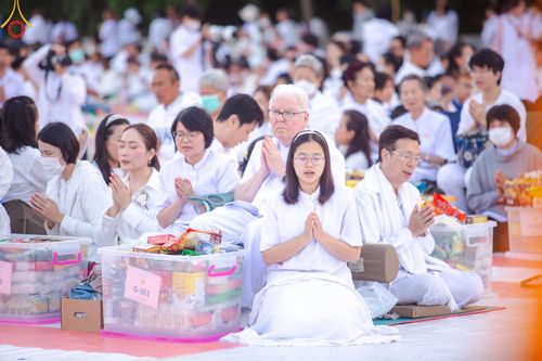 ภาพ No.192966:พิธีตักบาตรพระธรรมยาตรา ณ อนุสรณ์สถานคลองบางนางแท่น อ.สามพราน จ.นครปฐม ในโครงการธรรมยาตรา กตัญญูบูชา มหาปูชนียาจารย์ พระมงคลเทพมุนี(สด จนฺทสโร) พระผู้ปราบมาร อนุสรณ์สถาน 7 แห่ง ปีที่ 13 วันที่ 11 มกราคม พ.ศ.2568