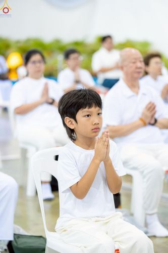 ภาพ No.251263:วันที่ 10 ตุลาคม พ.ศ. 2568 พิธีปฏิบัติธรรม ในวันคล้ายวันเกิด 141 ปี พระมงคลเทพมุนี (สด จนฺทสโร) พระผู้ปราบมาร ณ สภาธรรมกายสากล วัดพระธรรมกาย