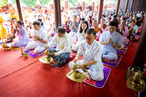 ภาพ No.220112:วันพุธที่ 16 เมษายน พ.ศ. 2568 วัดพระธรรมกายถวายมหาสังฆทาน มอบสิ่งของและทุนทรัพย์กว่า 4 ล้านบาท บรรเทาทุกข์ 181 วัดแผ่นดินไหวเมียนมา