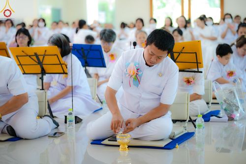 ภาพ No.142374:พิธีทอดผ้าป่าเพื่องานพระพุทธศาสนา , พิธีเจริญพระพุทธมนต์ , พิธีถวายสังฆทานแด่คณะสงฆ์ น้อมบูชาธรรม 80 ปี หลวงพ่อธัมมชโย และครบรอบ 12 ปี ธรรมอุทยานบ้านแป้ง อำเภอพรหมบุรี จังหวัดสิงห์บุรี ในวันเสาร์ที่ 22 มิถุนายน พ.ศ. 2567