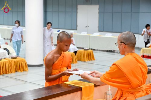 ภาพ No.229070:วันอาทิตย์ที่ 15 มิถุนายน พ.ศ. 2568 พิธีทอดผ้าป่าทุนพัฒนาพระมหาเปรียญ และทุนเผยแผ่พระพุทธศาสนาไปทั่วโลก ณ ห้องสัมมนา SPD สภาธรรมกายสากล วัดพระธรรมกาย