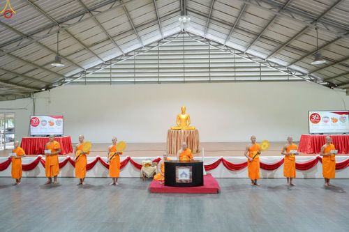 ภาพ No.248277:วันอาทิตย์ที่ 21 กันยายน พ.ศ. 2568 พิธีตักบาตร, พิธีทอดผ้าป่าบำรุงธุดงคสถานล้านนา, พิธีถวายกองทุนการศึกษาพระบาลี, พิธีถวายสลากภัตเป็นสังฆทาน เนื่องในโอกาสครบรอบ 39 ปี ธุดงคสถานล้านนา ณ ธุดงคสถานล้านนา อ.สันทราย จ.เชียงใหม่