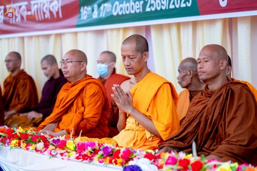 ภาพ No.257516:วันที่ 17 ตุลาคม พ.ศ. 2568 พิธีทอดกฐินสมทบวัดกัลยาณมิตรต่างประเทศ  บูชาธรรม 81 ปี หลวงพ่อธัมมชโย ณ ศูนย์ปฏิบัติธรรมไมตรีปูร์ เมืองคาร์การชารี ประเทศบังกลาเทศ 