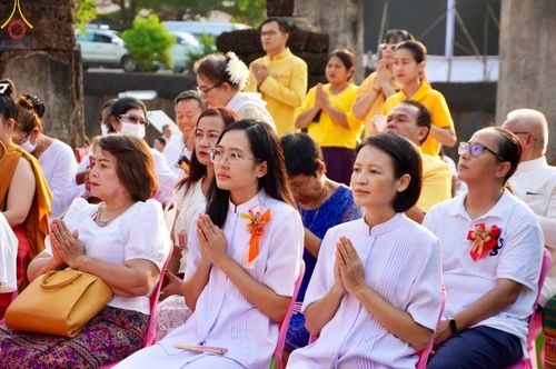 ภาพ No.58701:พิธีตักบาตรพระ ๑,๐๐๐ รูป สมโภชครบรอบ ๘๐๐ ปี พระบรมธาตุเมืองเชลียง ณ วัดพระศรีรัตนมหาธาตุ ราชวรวิหาร  (วัดพระปรางค์) ต.ศรีสัชนาลัย  อ.ศรีสัชนาลัย จ.สุโขทัย วันพฤหัสบดีที่ ๒๕ เมษายน พ.ศ. ๒๕๖๗