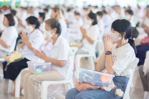 ภาพ No.102403:พิธีถวายอุปกรณ์ทำความสะอาด ณ บ้านแก้วเรือนทองคุณยายอาจารย์ฯ วัดพระธรรมกาย วันเสาร์ที่ 16 ธันวาคม พ.ศ. 2566