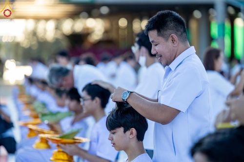 ภาพ No.132658:พิธีปลงผมยุวธรรมทายาท รุ่นที่ 32 มัชฌิมธรรมทายาท รุ่นที่ 28 ณ ลานธรรม วัดพระธรรมกาย วันเสาร์ที่ 30 มีนาคม พ.ศ. 2567