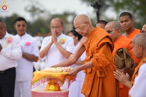 ภาพ No.129354:พิธีประดิษฐานพระบรมสารีริกธาตุ ณ มหารัตนะเจดีย์สิริปทุมสวรรค์ ศูนย์ปฏิบัติธรรมภาคใต้ อ.บางกล่ำ จ.สงขลา วันที่ 10 มีนาคม พ.ศ.2567