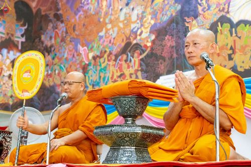 ภาพ No.286068:วันที่ 11 ตุลาคม พ.ศ. 2568 พิธีทอดกฐินสามัคคีทั่วไทย 30,000 วัด โดยคณะศิษยานุศิษย์ บูชาธรรม 81 ปี หลวงพ่อธัมมชโย ณ วัดโบสถ์บน ต.บางคูเวียง อ.บางกรวย จ.นนทบุรี