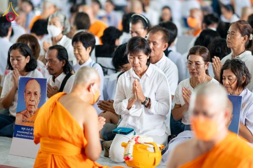 ภาพ No.62568:พิธีถวายบาตรเเละไทยธรรม ในโครงการอุปสมบทหมู่ บูชาธรรมหลวงพ่อธัมมชโย พ.ศ.2567 ณ ลานธรรม พระมหาธรรมกายเจดีย์ วันที่ 13 เมษายน พ.ศ.2567