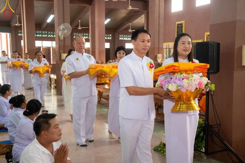 ภาพ No.189897:พิธีทอดผ้าป่าทำนุบำรุงศาสนสถาน ณ วัดอัมพวัน ต.สองพี่น้อง อ.สองพี่น้อง จ.สุพรรณบุรี ในโครงการธรรมยาตรา กตัญญูบูชา มหาปูชนียาจารย์ พระมงคลเทพมุนี(สด จนฺทสโร) พระผู้ปราบมาร อนุสรณ์สถาน 7 แห่ง ปีที่ 13 วันที่ 5 มกราคม พ.ศ. 2568