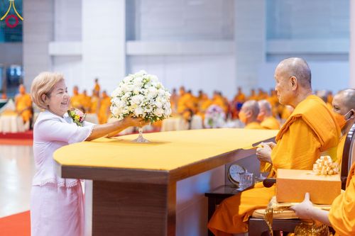 ภาพ No.95284:พิธีมุทิตาพระมหาเถระและพระเถระ ครั้งที่ 29 วันอาทิตย์ที่ 19 พฤศจิกายน พ.ศ. 2566 ณ ห้องแก้วสารพัดนึก สภาธรรมกายสากล วัดพระธรรมกาย