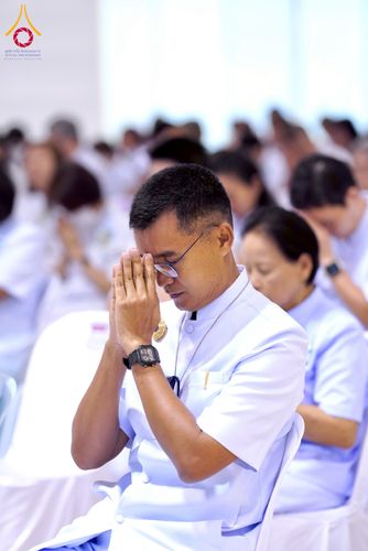 ภาพ No.215310:วันอาทิตย์ต้นเดือนที่ 6 เมษายน พ.ศ. 2568 พิธีบูชาข้าวพระ สภาธรรมกายสากล วัดพระธรรมกาย