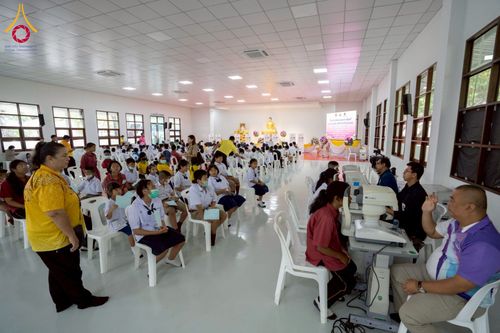 ภาพ No.230356:วันจันทร์ที่ 30 มิถุนายน พ.ศ. 2568 เจ้าอาวาสวัดพระธรรมกาย เยี่ยมอนุโมทนาให้กำลังใจ บุคลากรทางการแพทย์-เจ้าหน้าที่ผู้ปฏิบัติงาน โครงการรถตัดแว่นสายตาเคลื่อนที่สภากาชาดไทย เพื่อเด็กนักเรียนในชนบท พื้นที่จังหวัดปทุมธานี