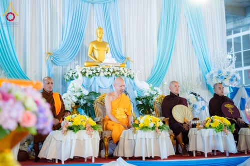 ภาพ No.143685:พิธีถวายผ้าไตร, สวดธรรมจักร, ปฏิบัติธรรม และฟังแสดงพระธรรมเทศนา ภาษาเมียนมา โดยมีสาธุชนชาวเมียนมากว่า 4,000 คน เข้าร่วมพิธี ณ มหารัตนวิหารคด วัดพระธรรมกาย วันอาทิตย์ที่ 7 กรกฎาคม พ.ศ. 2567