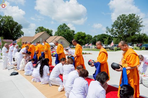 ภาพ No.234609:วันอาทิตย์ที่ 20 กรกฎาคม  พ.ศ.2568 พิธีทอดผ้าป่าภาคพื้นอเมริกา พิธีเจริญพระพุทธมนต์ ฉลองอาคารแก้วธรรมชัยรัตนอนันต์ วัดพระธรรมกายเทนเนสซี ประเทศสหรัฐอเมริกา