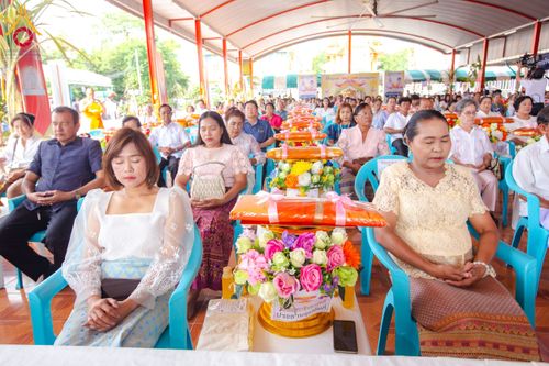 ภาพ No.170743:พิธีทอดกฐิน ณ วัดมงคลพุการาม ปทุมธานี ในโครงการกฐินสามัคคีทั่วไทย 30,000 วัด บูชาธรรม 80 ปี หลวงพ่อธัมมชโย โดยคณะศิษยานุศิษย์วัดพระธรรมกาย วันที่ 27 ตุลาคม พ.ศ. 2567