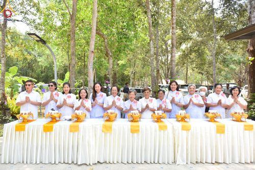 ภาพ No.132479:พิธีถวายมหาสังฆทานจันทบุรี 132 วัด บูชาธรรม 80 ปี หลวงพ่อธัมมชโย วันจันทร์ที่ 25 มีนาคม พ.ศ. 2567 ณ ศูนย์ปฏิบัติธรรมจันทบุรี