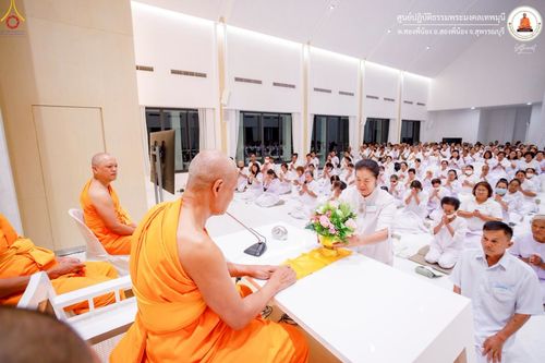 ภาพ No.247754:วันที่ 12-14 กันยายน พ.ศ. 2568 โครงการอบรม อุบาสกแก้ว อุบาสิกาแก้ว รุ่นที่ 1 ณ ศูนย์ปฏิบัติธรรมพระมงคลเทพมุนี อ.สองพี่น้อง จ.สุพรรณบุรี