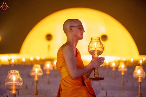 ภาพ No.125024:พิธีเวียนประทักษิณและจุดมาฆประทีป (ชุดที่ 2) ในวันมาฆบูชา เสาร์ที่ 24 กุมภาพันธ์ พ.ศ. 2567 ณ พระมหาธรรมกายเจดีย์ วัดพระธรรมกาย