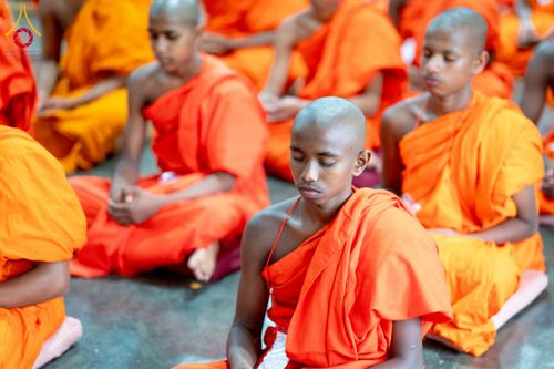 ภาพ No.225586:วันที่ 1 พฤษภาคม พ.ศ. 2568 พิธีเปิดโครงการ สยาม-ลังกา ธรรมยาตรา ฉลองเทศกาลวิสาขบูชาแห่งชาติ ศรีลังกา  และ บูชาธรรม 81 ปี หลวงพ่อธัมมชโย