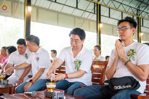 ภาพ No.92718:พิธีทอดกฐินวัดศรีวรรณวนาราม จ.ปทุมธานี และพิธีอัญเชิญพระสารีริกธาตุ วันที่ 4 พฤศจิกายน พ.ศ. 2566