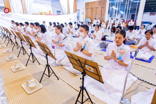 ภาพ No.196926:พิธีถวายภัตตาหารเป็นสังฆทาน แด่พระธรรมยาตรา ณ วัดโบสถ์(บน) ตำบลบางคูเวียง อำเภอบางกรวย จังหวัดนนทบุรี ในโครงการธรรมยาตรา กตัญญูบูชา มหาปูชนียาจารย์ พระมงคลเทพมุนี(สด จนฺทสโร) พระผู้ปราบมาร อนุสรณ์สถาน 7 แห่ง ปีที่ 13 วันที่ 18 มกราคม พ.ศ. 2568