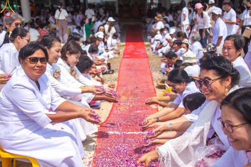 ภาพ No.129012:พระธรรมยาตราเดินธรรมยาตรา ณ ชุมชนรอบศูนย์ปฏิบัติธรรมภาคใต้ อ.บางกล่ำ จ.สงขลา วันที่ 10 มีนาคม พ.ศ. 2567