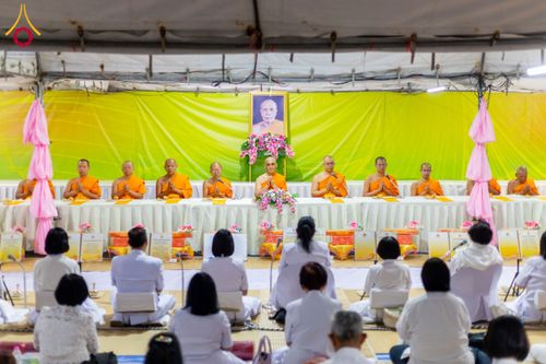 ภาพ No.200209:พิธีถวายภัตตาหารเป็นสังฆทาน แด่พระธรรมยาตรา ณ อนุสรณ์สถานบางปลา วัดบางปลา อำเภอบางเลน จังหวัดนครปฐม ในโครงการธรรมยาตรา กตัญญูบูชา มหาปูชนียาจารย์ พระมงคลเทพมุนี(สด จนฺทสโร) พระผู้ปราบมาร อนุสรณ์สถาน 7 แห่ง ปีที่ 13 วันที่ 23 มกราคม พ.ศ. 2568