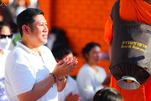 ภาพ No.292979:วันที่ 11 มกราคม พ.ศ. 2569 พิธีต้อนรับพระธรรมยาตรา ณ อนุสรณ์สถานลำดับที่ 3 (ภาพชุดที่ 2) สถานที่เกิดในเพศสมณะ วัดสองพี่น้อง อำเภอสองพี่น้อง จังหวัดสุพรรณบุรี ในโครงการธรรมยาตรา กตัญญูบูชา มหาปูชนียาจารย์ พระมงคลเทพมุนี(สด จนฺทสโร) พระผู้ปราบมาร อนุสรณ์สถ