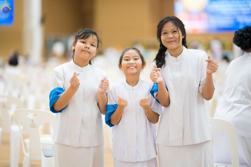 ภาพ No.280504:วันที่ 28 ธันวาคม พ.ศ.2568 พิธีถวายอุปกรณ์ทำความสะอาด ณ ห้องแก้วสารพัดนึก วัดพระธรรมกาย