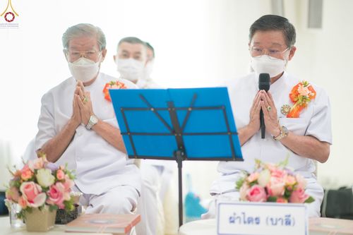 ภาพ No.70318:พิธีเจริญพระพุทธมนต์ ปฏิบัติธรรม มอบทุนการศึกษา ถวายสังฆทาน 139 วัด เพื่อถวายเป็นพุทธบูชา และขับเคลื่อนโครงการหมู่บ้านรักษาศีล 5 โดยคณะสงฆ์จังหวัดสุพรรณบุรี คณะศิษยานุศิษย์วัดพระธรรมกาย โครงการธรรมยาตรา ปีที่ 11 วันที่ 7 มกราคม พ.ศ. 2566 ณ ศูนย์ปฏิบัติธร