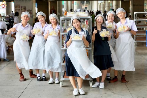 ภาพ No.323683:วันที่ 22 เมษายน พ.ศ.2569(วันคุ้มครองโลก) งานถวายมหาสังฆทาน 40,000 กว่าวัดทั่วประเทศ คณะสงฆ์ฉันภัตตาหารเพล