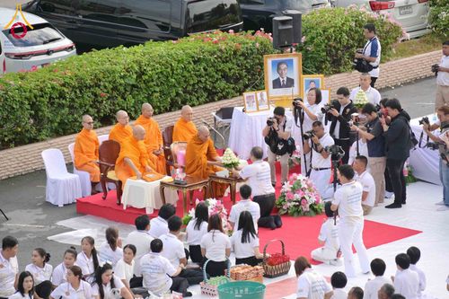 ภาพ No.346937:วันอาทิตย์ที่ 30 สิงหาคม พ.ศ. 2569  พิธีทำบุญตักบาตรพระ 123 รูป เนื่องในโอกาสครบรอบ 122 ปี แห่งการก่อตั้งอำเภอคลองหลวง จังหวัดปทุมธานี ณ บริเวณหน้าที่ว่าการอำเภอคลองหลวง
