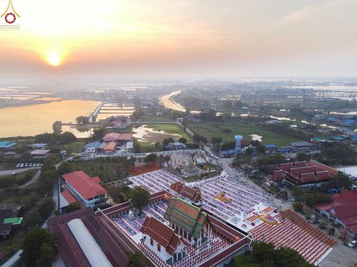 ภาพ No.71974:พิธีตักบาตรพระธรรมยาตราฯ ในโครงการธรรมยาตรากตัญญูบูชา มหาปูชนียาจารย์ พระมงคลเทพมุนี(สด จนฺทสโร) พระผู้ปราบมาร ปีที่ 11 ณ อนุสรณ์สถานลำดับที่ 3 สถานที่เกิดใหม่ในเพศสมณะ วัดสองพี่น้อง อ.สองพี่น้อง จ.สุพรรณบุรี วันที่ 18 มกราคม พ.ศ. 2566