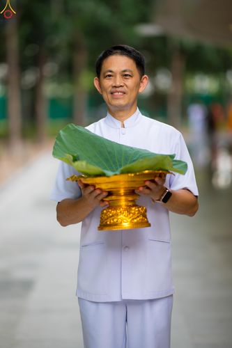 ภาพ No.330489:วันที่ 30 พฤษภาคม พ.ศ.2569 พิธีตัดปอยผมและปลงผม อุบาสกอุปสมบทอุทิศชีวิต 11 ท่าน (ภาพชุดที่ 2) ณ โบสถ์พระไตรปิฎก วัดพระธรรมกาย จังหวัดปทุมธานี