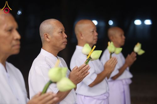 ภาพ No.298010:วันเสาร์ที่ 17 มกราคม พ.ศ. 2569 พิธีบรรพชาอุปสมบท โครงการอุปสมบทหมู่ บูชาธรรมครบ 117 ปี คุณยายอาจารย์มหารัตนอุบาสิกาจันทร์ ขนนกยูง  ณ อุโบสถพระไตรปิฎก วัดพระธรรมกาย