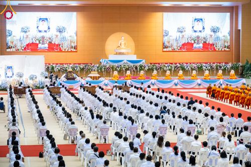 ภาพ No.90829:พิธีบำเพ็ญกุศลสวดพระอภิธรรม  อุบาสกถาวร พรหมถาวร (อุบาสกผู้ปั้นพระ) คืนที่ 4 วันอังคารที่ 17 ตุลาคม พ.ศ. 2566 ณ ห้องแก้วสารพัดนึก 1 สภาธรรมกายสากล วัดพระธรรมกาย จ.ปทุมธานี