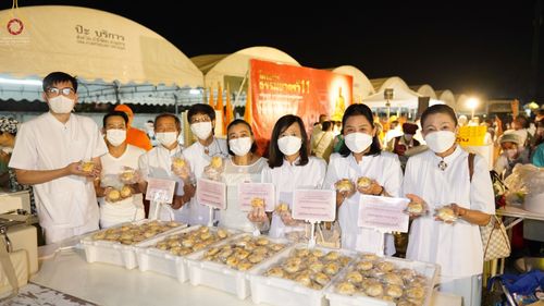 ภาพ No.73744:พิธีถวายภัตตาหารเป็นสังฆทาน แด่คณะพระธรรมยาตราฯ ในโครงการธรรมยาตรากตัญญูบูชา มหาปูชนียาจารย์ พระมงคลเทพมุนี(สด จนฺทสโร) พระผู้ปราบมาร อนุสรณ์สถาน 7 แห่ง ปีที่ 11 วันที่ 22 มกราคม พ.ศ. 2566