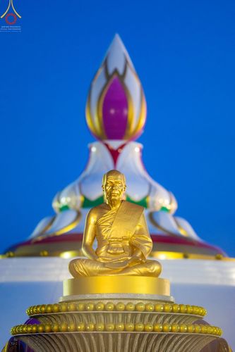 ภาพ No.70502:พิธีตักบาตรพระธรรมยาตราฯ ในโครงการธรรมยาตรากตัญญูบูชา มหาปูชนียาจารย์ พระมงคลเทพมุนี(สด จนฺทสโร) พระผู้ปราบมาร ปีที่ 11 ณ อนุสรณ์สถานลำดับที่ 2 สถานที่ตั้งมโนปณิธานบวชตลอดชีวิต อนุสรณ์สถานคลองบางนางแท่น อ.สามพราน จ.นครปฐม วันที่ 14 มกราคม พ.ศ. 2566