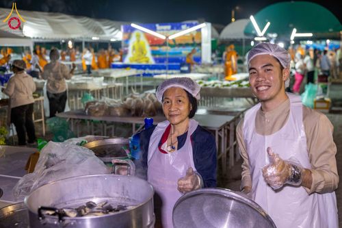 ภาพ No.299096:วันที่ 21 มกราคม พ.ศ. 2569 พิธีถวายภัตตาหารเป็นสังฆทาน แด่พระธรรมยาตรา ณ อนุสรณ์สถานบางปลา วัดบางปลา อำเภอบางเลน จังหวัดนครปฐม ในโครงการธรรมยาตรา กตัญญูบูชา มหาปูชนียาจารย์ พระมงคลเทพมุนี(สด จนฺทสโร) พระผู้ปราบมาร อนุสรณ์สถาน 7 แห่ง ปีที่ 14