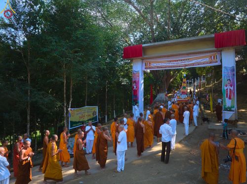 ภาพ No.65713:พิธีถวายพระบรมสารีริกธาตุ เพื่อประดิษฐาน ณ พระพุทธรูปปางไสยยาสน์ ที่ยาวที่สุดในบังกลาเทศ  วันที่ 22 พฤศจิกายน พ.ศ. 2565
