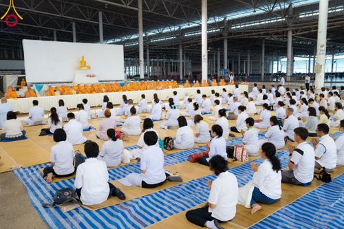 ภาพ No.105541:พิธีถวายภัตตาหารเป็นสังฆทาน แด่คณะพระธรรมยาตราฯ ในโครงการธรรมยาตรากตัญญูบูชา มหาปูชนียาจารย์ พระมงคลเทพมุนี(สด จนฺทสโร) พระผู้ปราบมาร อนุสรณ์สถาน 7 แห่ง ปีที่ 12 วันที่ 3 มกราคม พ.ศ. 2567 ณ สภาธรรมกายสากล วัดพระธรรมกาย