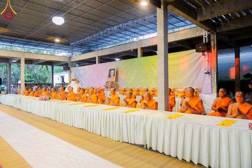 ภาพ No.106007:พิธีถวายภัตตาหารเป็นสังฆทาน แด่คณะพระธรรมยาตราฯ ในโครงการธรรมยาตรากตัญญูบูชา มหาปูชนียาจารย์ พระมงคลเทพมุนี(สด จนฺทสโร) พระผู้ปราบมาร อนุสรณ์สถาน 7 แห่ง ปีที่ 12 วันที่ 3 มกราคม พ.ศ. 2567 ณ อนุสรณ์สถานโลตัสแลนด์ จ.สุพรรณบุรี