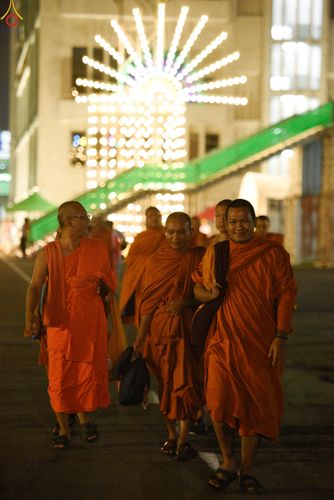 ภาพ No.323408:วันที่ 22 เมษายน พ.ศ.2569(วันคุ้มครองโลก) งานถวายมหาสังฆทาน 40,000 กว่าวัดทั่วประเทศ การเดินทางเข้าวัด , การต้อนรับปฏิสันถารพระสังฆาธิการ  ,  การจัดเตรียมภัตตาหาร , การลงทะเบียน