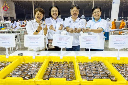 ภาพ No.121156:พิธีถวายภัตตาหารเป็นสังฆทาน แด่คณะพระธรรมยาตราฯ ในโครงการธรรมยาตรากตัญญูบูชา มหาปูชนียาจารย์ พระมงคลเทพมุนี(สด จนฺทสโร) พระผู้ปราบมาร อนุสรณ์สถาน 7 แห่ง ปีที่ 12 วันที่ 30 มกราคม พ.ศ. 2567 ณ สภาธรรมกายสากล วัดพระธรรมกาย