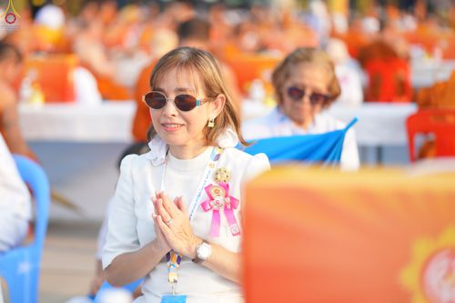 ภาพ No.324613:วันที่ 22 เมษายน พ.ศ.2569 (วันคุ้มครองโลก) บรรยากาศสาธุชน ในงานถวายมหาสังฆทาน 40,000 กว่าวัดทั่วประเทศ ณ ลานธรรม วัดพระธรรมกาย