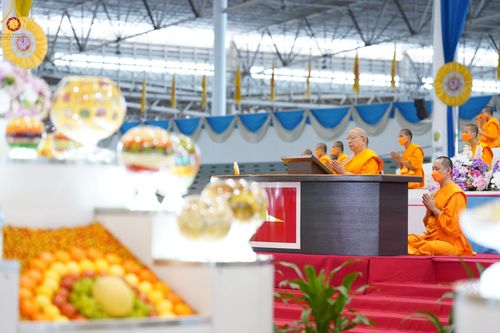 ภาพ No.65138:พิธีบูชาข้าวพระ และสาธุชนปฏิบัติธรรมร่วมกัน ในวันอาทิตย์ต้นเดือนที่ 4 ธันวาคม พ.ศ. 2565 ณ วัดพระธรรมกาย จ.ปทุมธานี